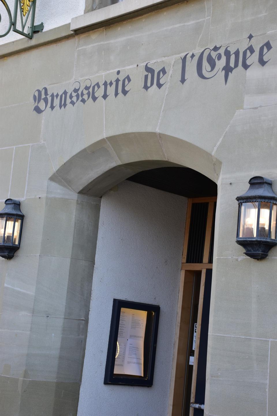 L'enseigne de la Brasserie de l'Épée