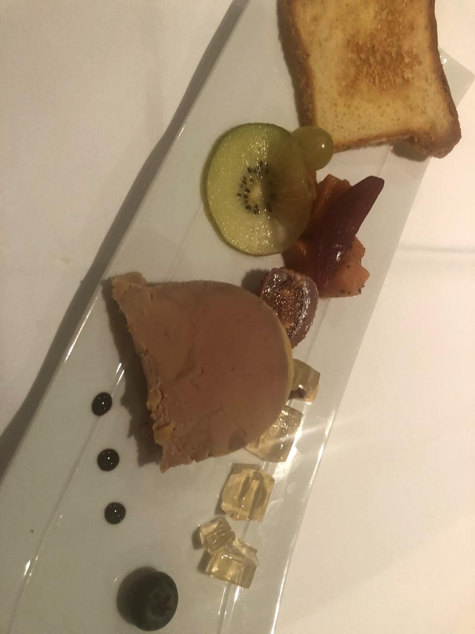 Terrine de foie gras et sa brioche